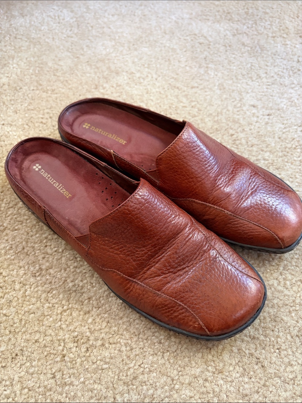 Naturalizer Brown Pebble Leather slide on mules size 8.5N
